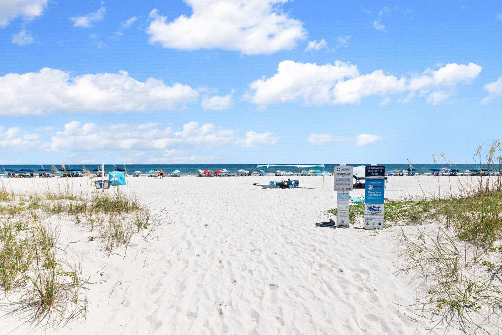 2-Bedroom Condo On Gulf Shores Beach W/Pool Exterior photo